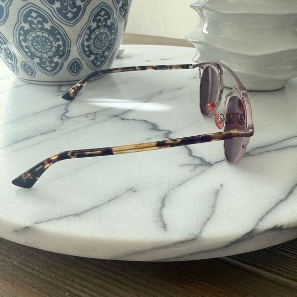 Authentic Dior Pink Havana Sunglasses
No case - Picture 3 of 7